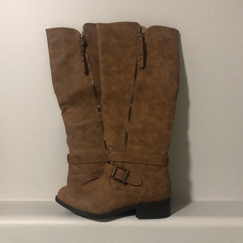 Brand new knee high boots ❤️